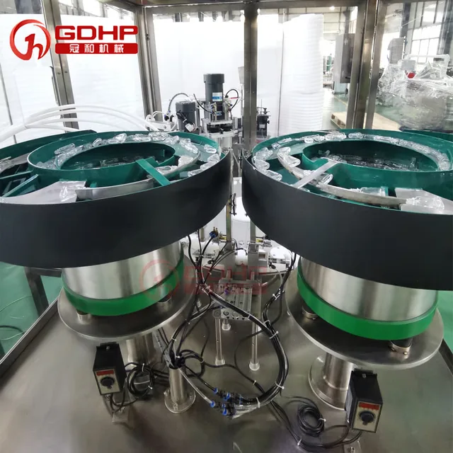 风油精、活络油、香水灌装旋盖贴标一体机—全自动小瓶灌装旋盖贴标线-3