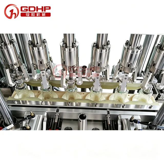 香薰香水液体高速灌装压塞旋盖生产线产品图3